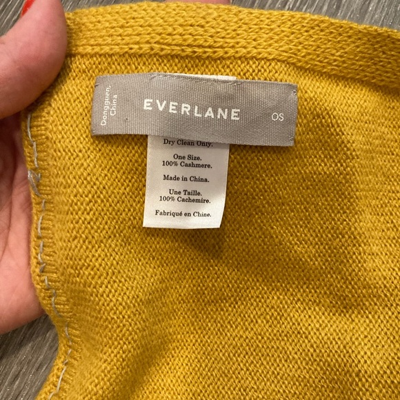 Everlane Cashmere Scarf - Picture 5 of 5